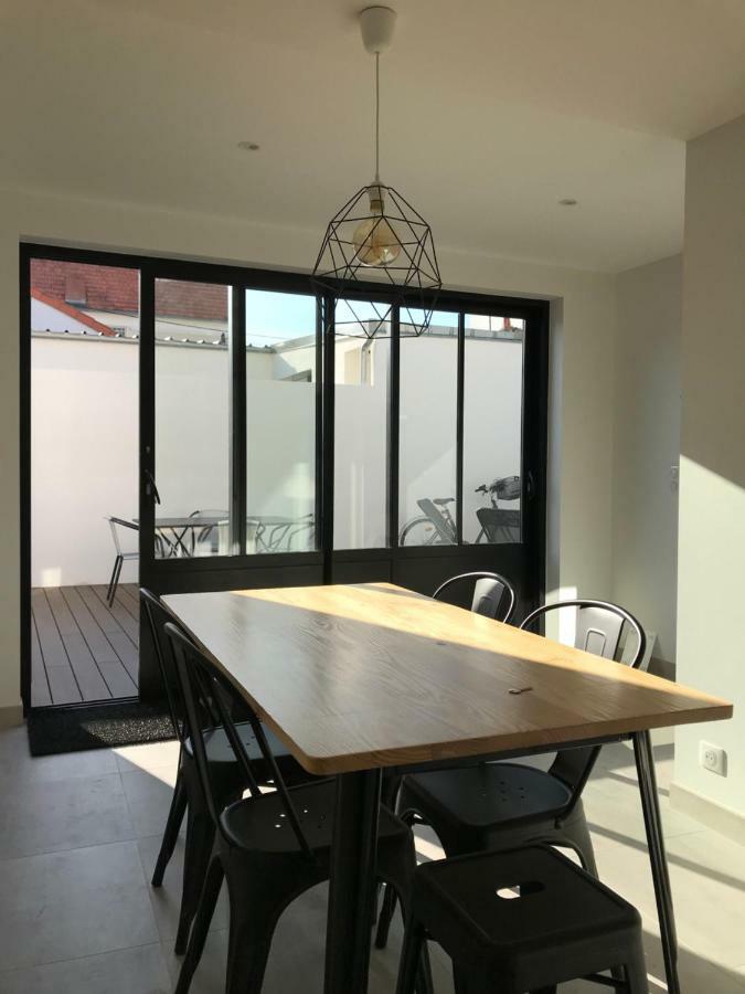 La Rochelle Villa ลาโรแชล ภายนอก รูปภาพ